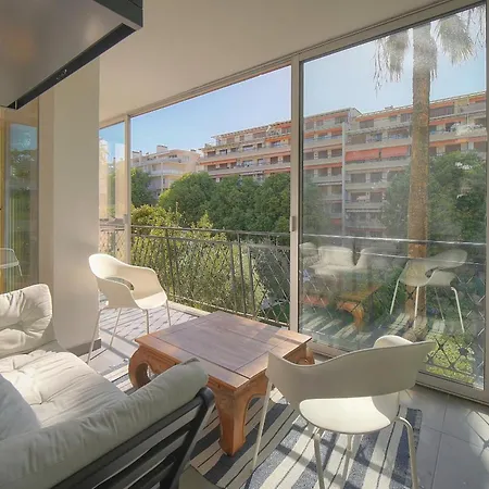Frgk 2br Cirodde Terrace Quiet Center Ac Ultra Fast Wi-fi *